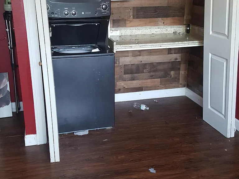 2100 W Beach Dr #F102 — Photo 3