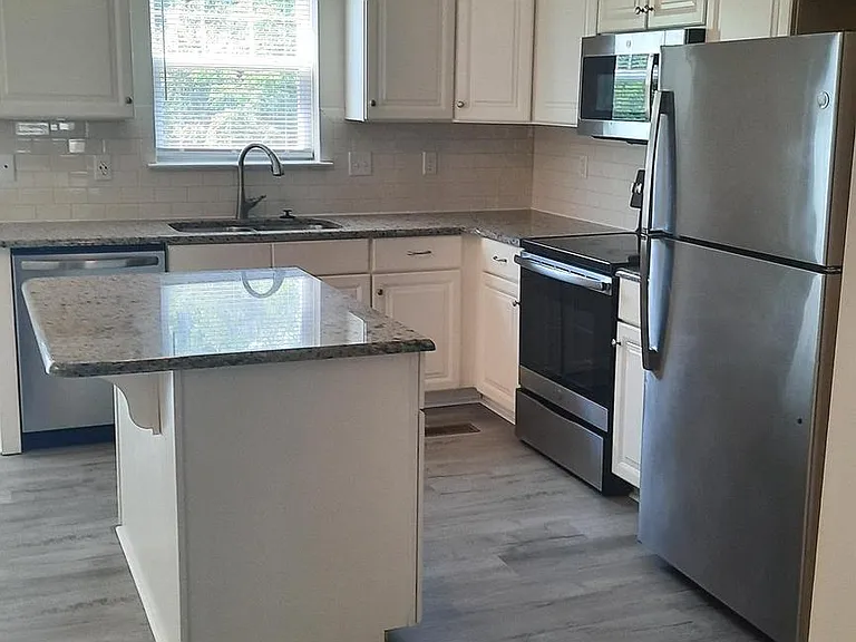 929 Admirals Quay Dr — Photo 6