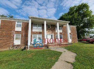 916 Parkview Dr APT 12, Boonville, IN 47601