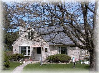 10400 W Edgerton Ave, Hales Corners, WI 53130