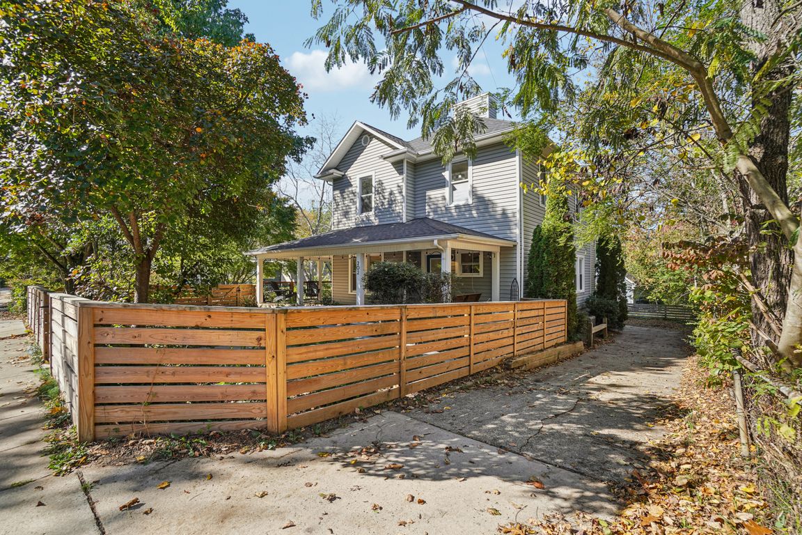 Westwood Pl-S2110-001.jpg