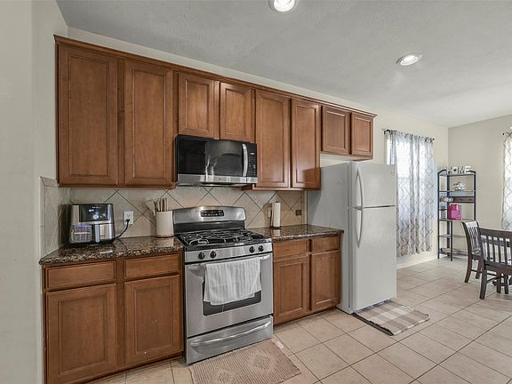4th image of 13615 Northpointe Ridge Ln