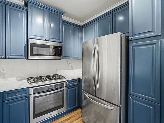3rd image of 1128 Glenridge Pl
