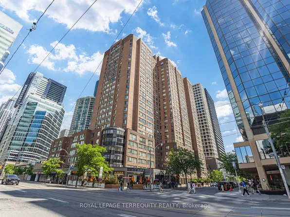633 Bay St Unit 2302, Toronto, ON M5G 2G4