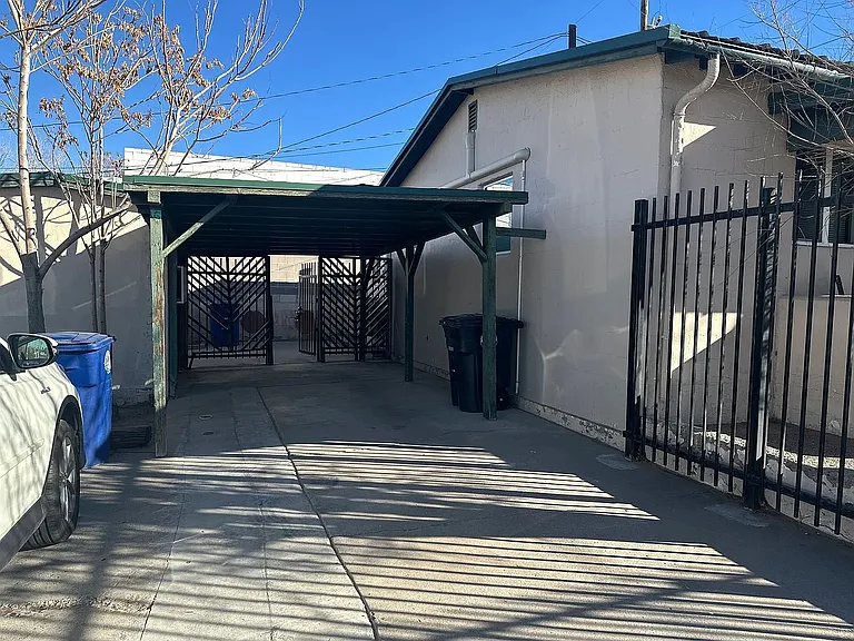 208 University Blvd SE — Photo 14