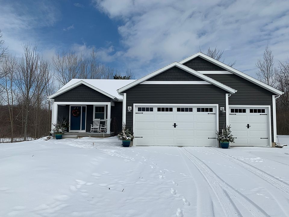 1st image of 294 Piper Cove
