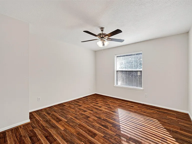 4539 Springfield Lakes St — Photo 28