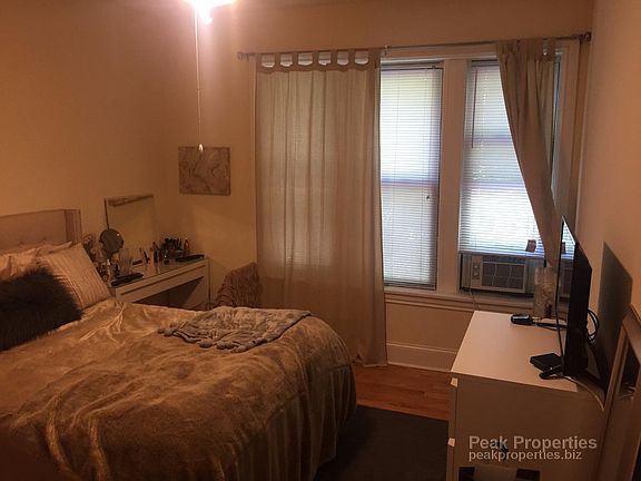 5th image of 441 W Belmont Ave #21
