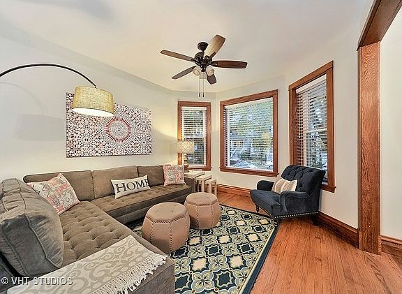 4th image of 2128 W Berteau Ave