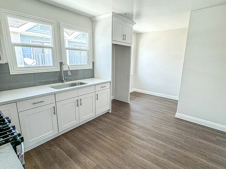 101 N Marengo Ave #100E — Photo 15