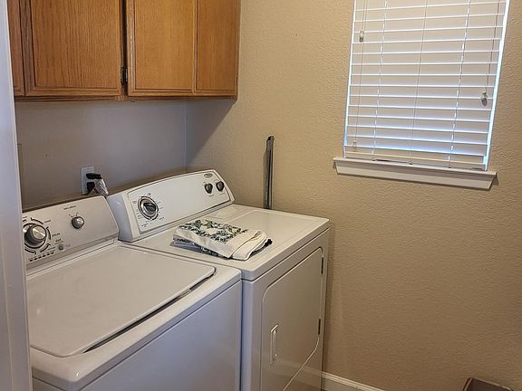 4th image of 15827 Cedarwood Pl