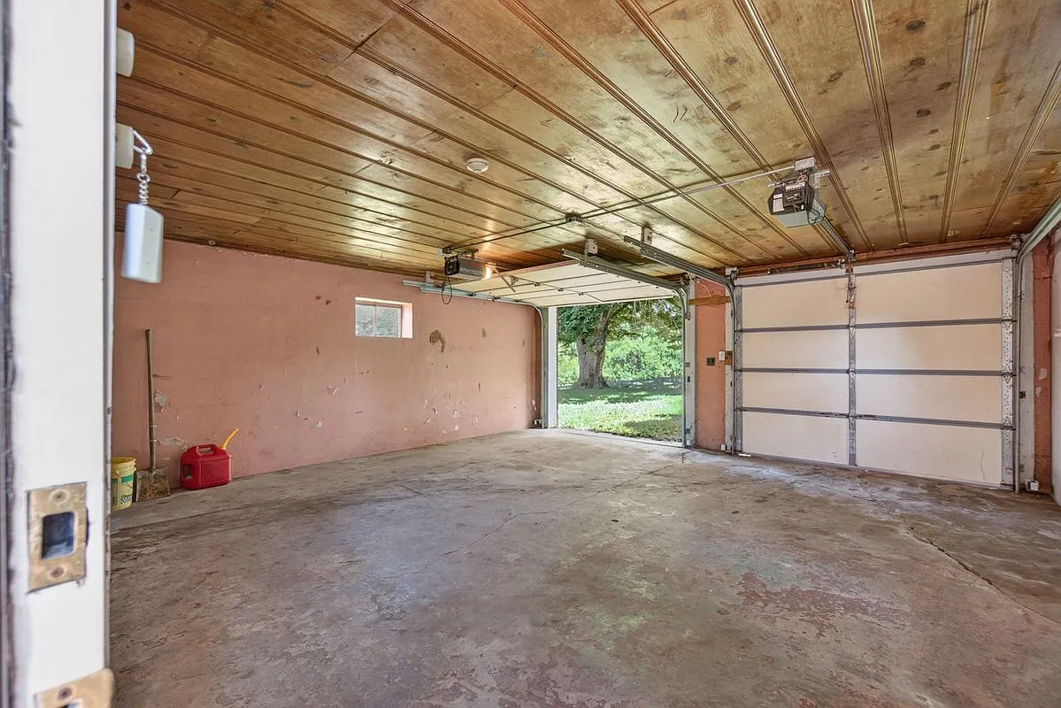 3 bed, 2.0 bath, 1506 sqft, $1,450 — Photo 3