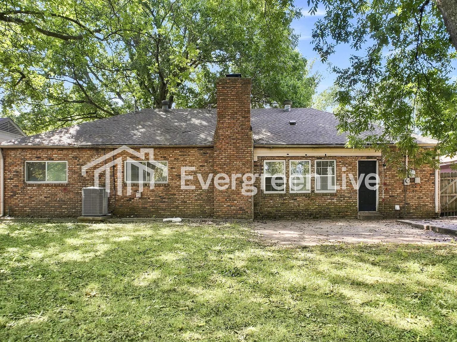 3 bed, 2.0 bath, 1545 sqft, $1,245 — Photo 3