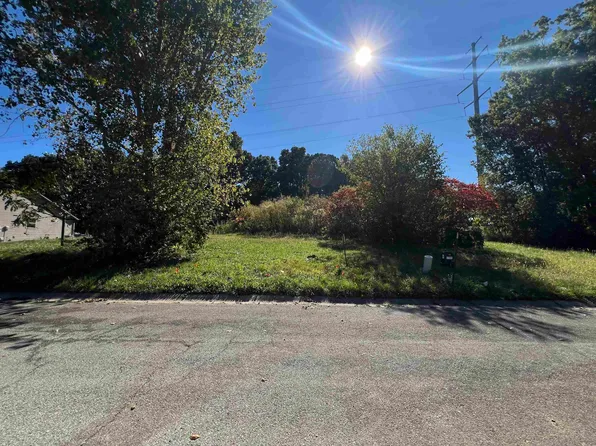 25972 Running Creek Dr, South Bend, IN 46628
