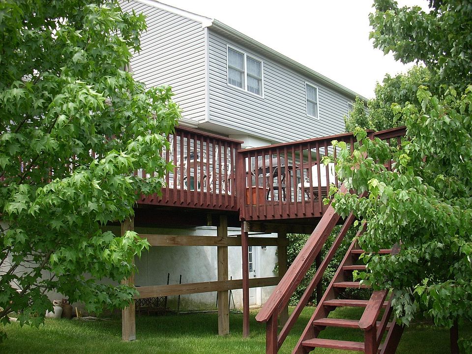 2nd image of 1391 Bell Ln