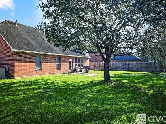 5th image of 2406 Sarasota Dr