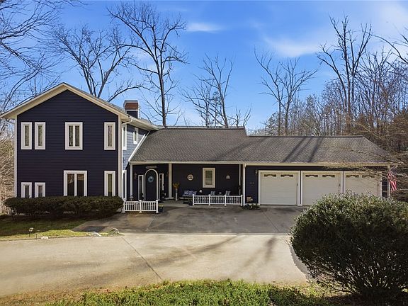 2nd image of 320 Holly Ln