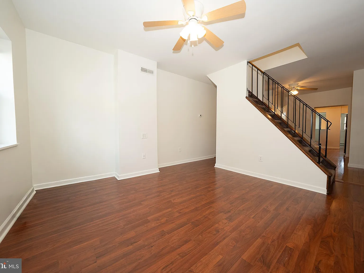 3 bed, 1.5 bath, 1405 sqft, $3,100 — Photo 4