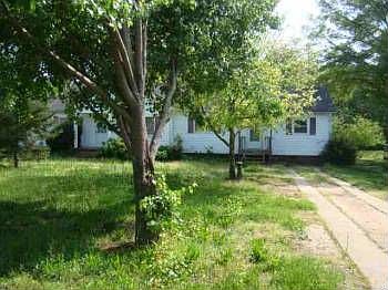 2nd image of 418 Syphrit Rd