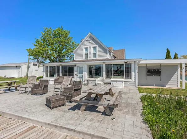7650 S Channel Dr, Harsens Island, MI 48028
