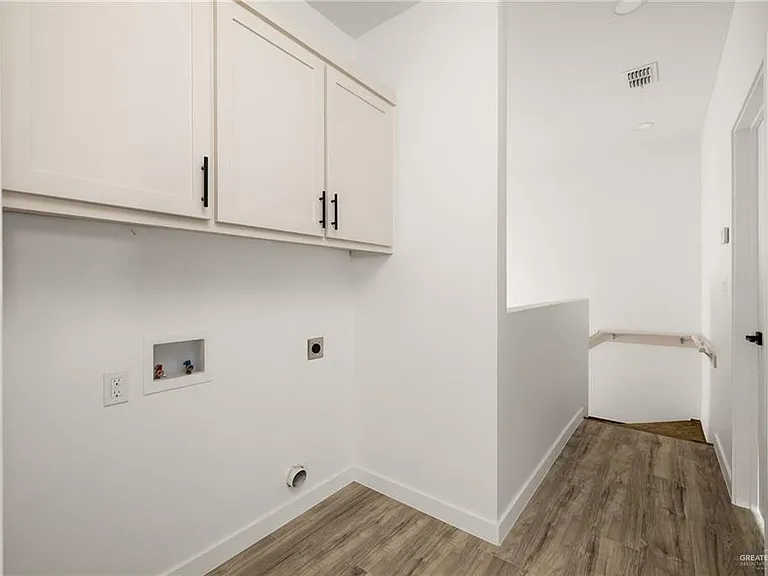 3527 K Center St — Photo 9