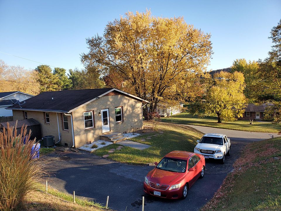 1st image of 110 Tanglewood Dr #1