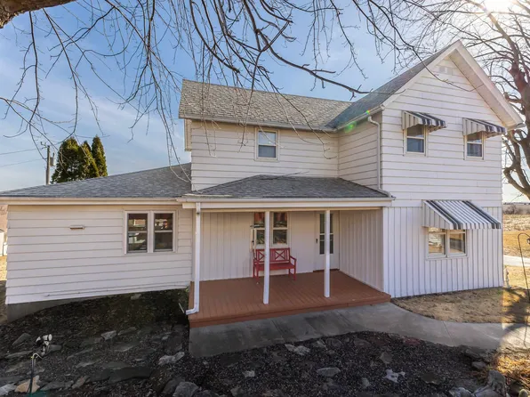128 S Main St, Dickeyville, WI 53808
