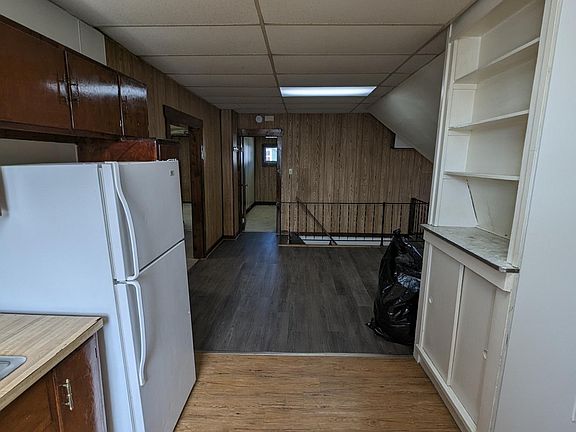 3rd image of 123 College St #123B