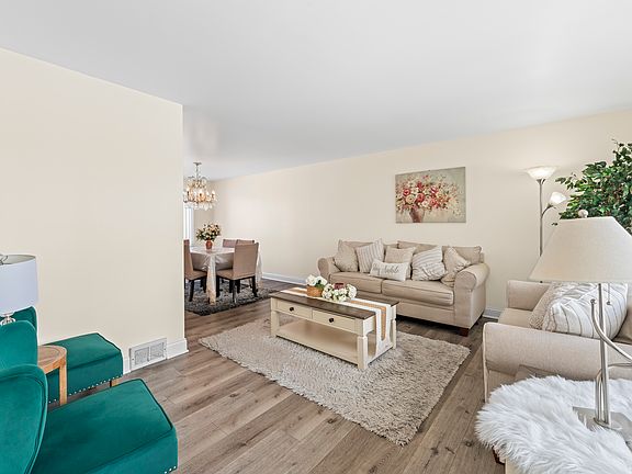 5th image of 9109 Crescent Ct