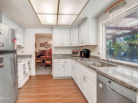 4th image of 2357 N Lawnview Ct