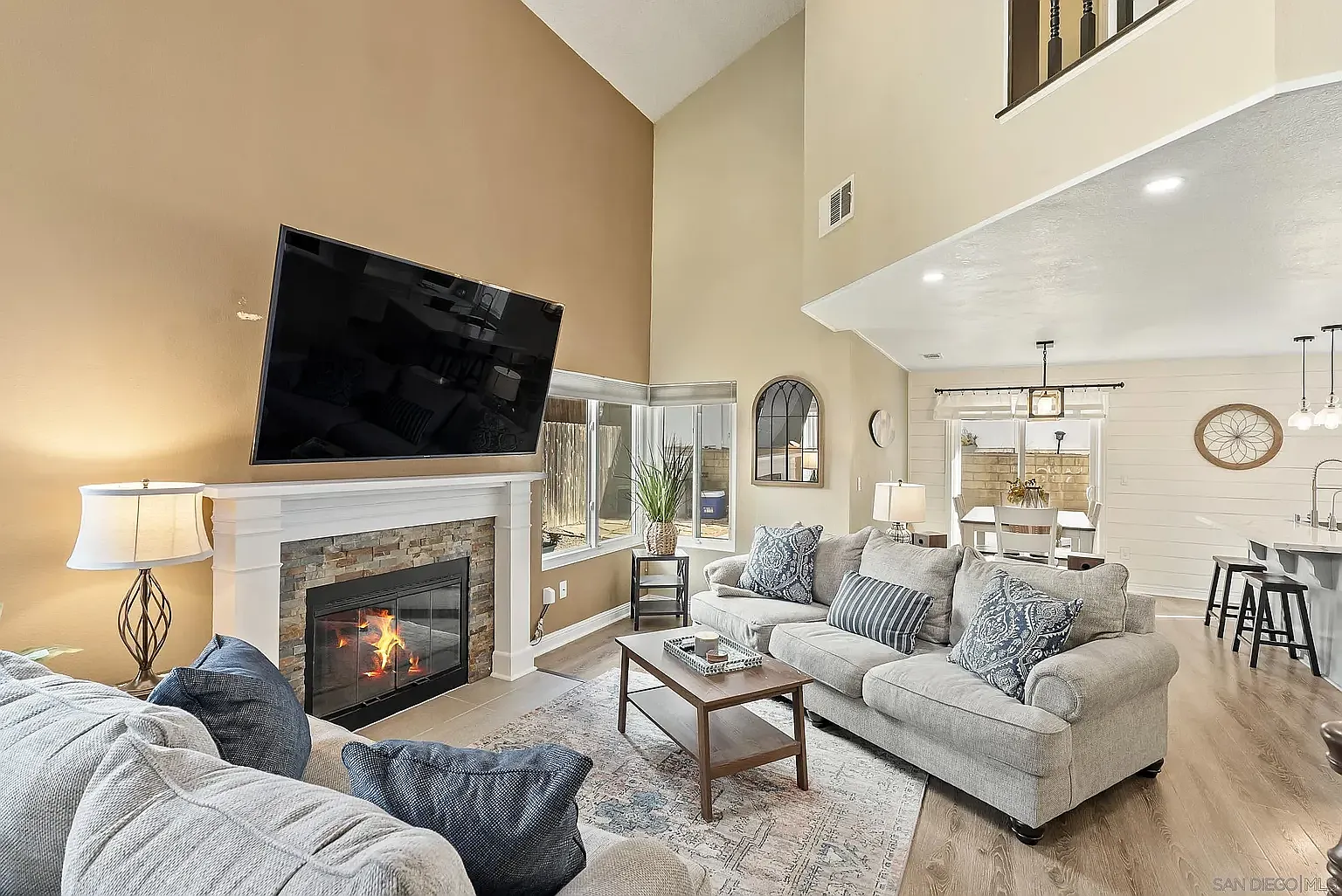 3 bed, 1566 sqft, $4,495 — Photo 3
