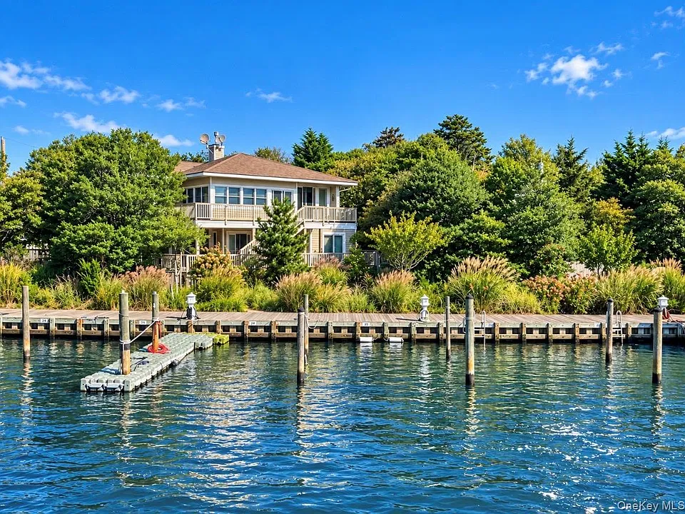 76 Bay Walk