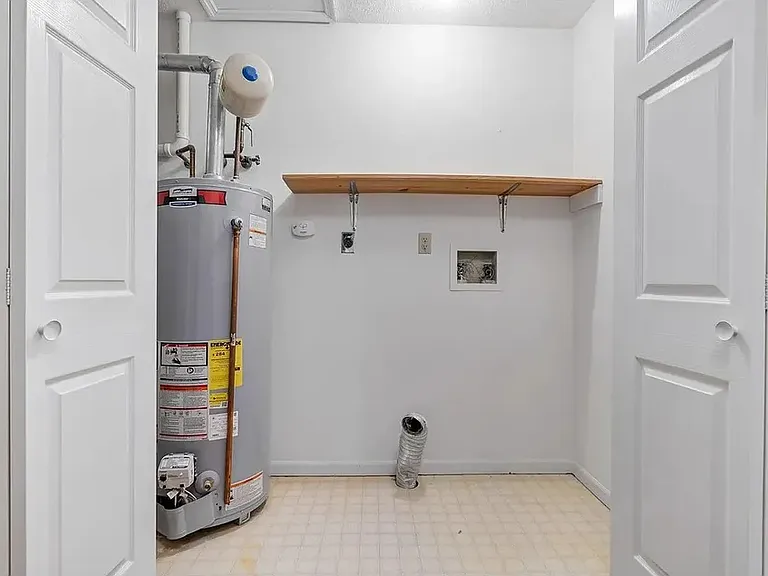 143 Huntleigh Dr — Photo 5