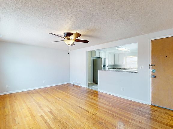 5th image of 136 Campus Ave Unit 4