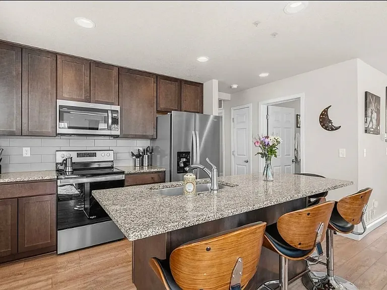 5872 Thurless Ln — Photo 9