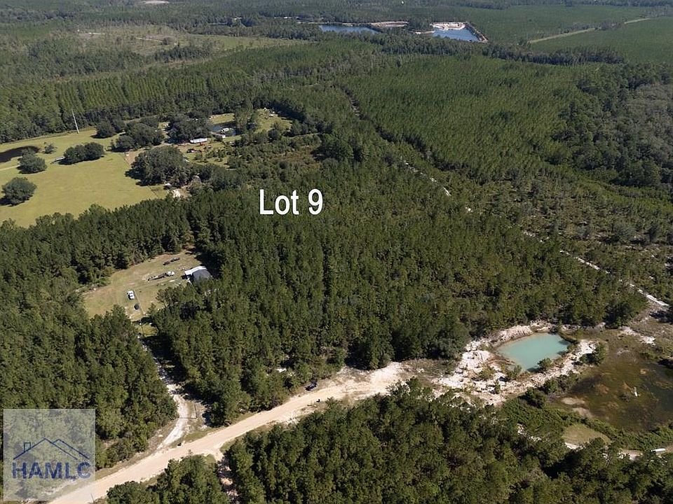 2nd image of 9 SE Hillman Dr