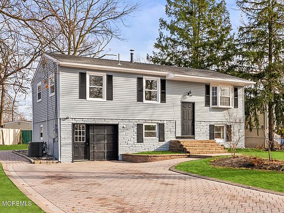 4th image of 12 Cedar Hill Lane