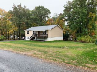 8801 Sherwood Dr, Kunkletown, PA 18058