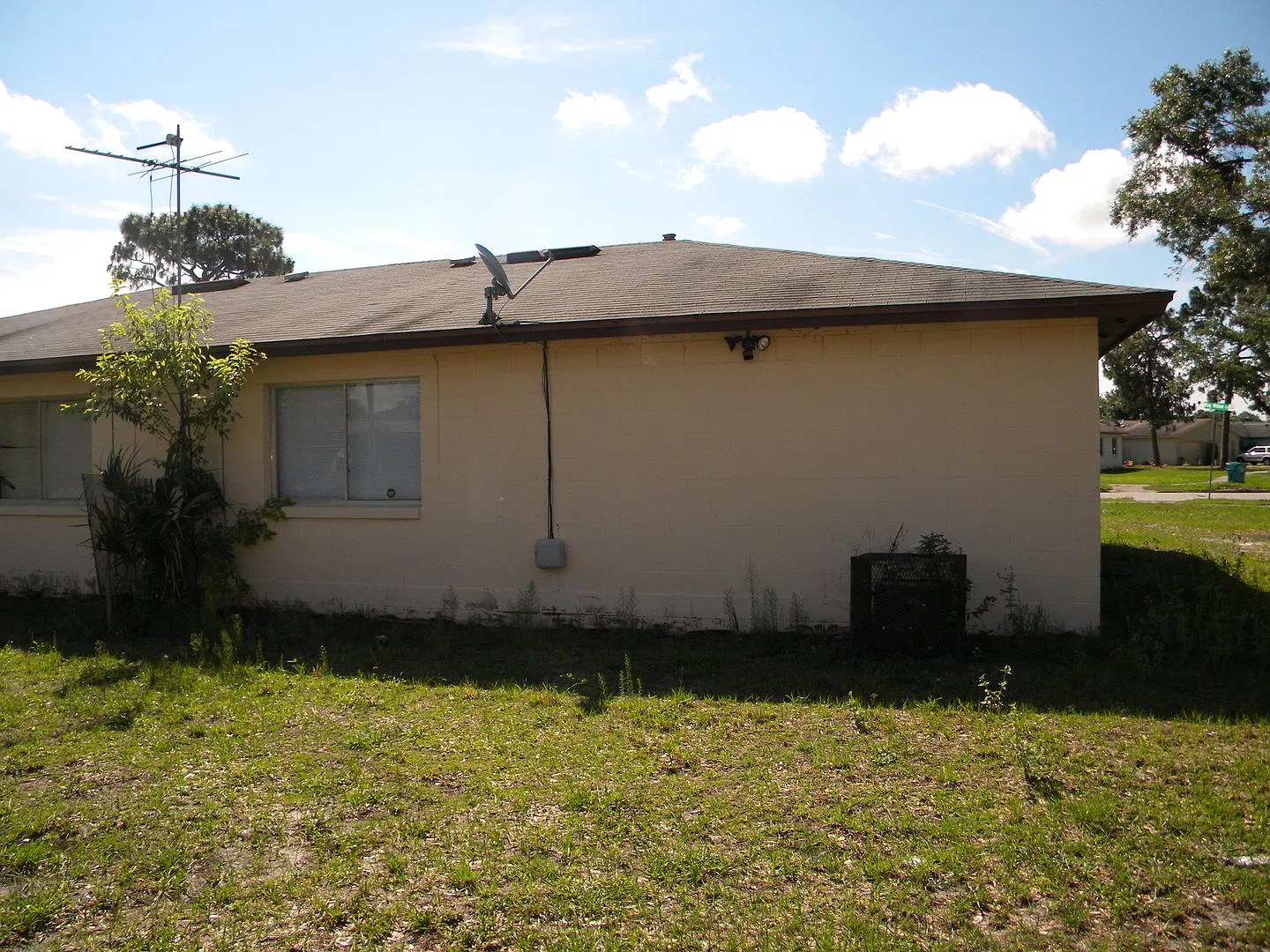 2/2 Duplex For Rent at 4711 Bay Willow Circle Orlando, FL 32808 — Photo 2