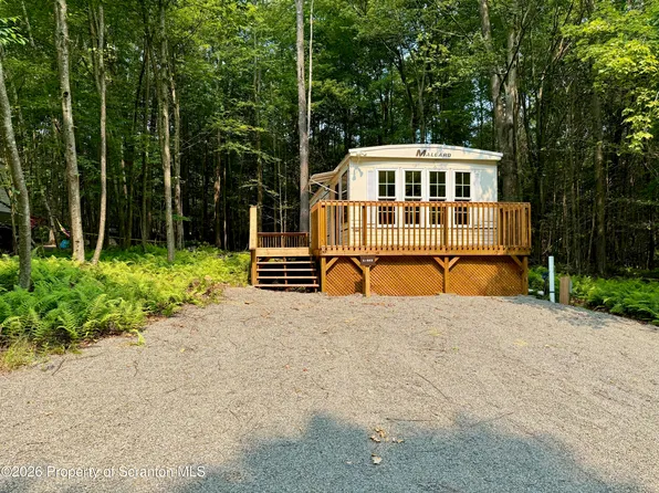 863 Bald Eagle Trl, Gouldsboro, PA 18424