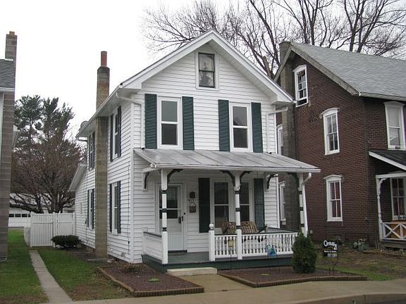 2nd image of 913 Elm St