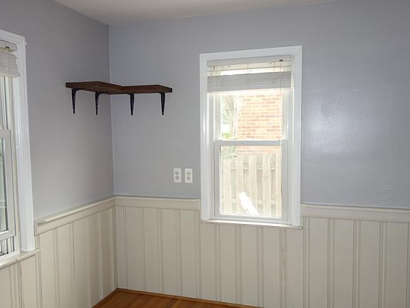 2nd image of 2934 Ferris Ave