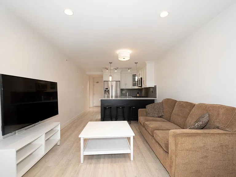 4548 Hastings St — Photo 7