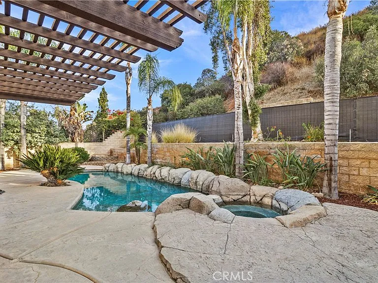 1728 Tamarron Dr — Photo 28