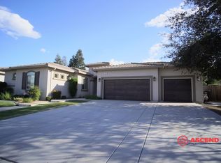 9021 Claro De Luna Dr, Bakersfield, CA 93314
