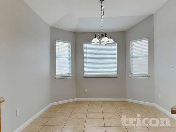 5th image of 2164 Bentwood Dr