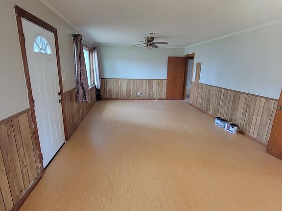 5th image of 104 Romero St