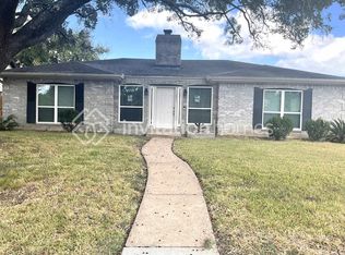 15823 Blackhawk Blvd, Friendswood, TX 77546