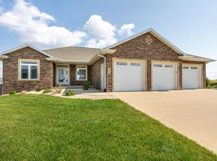 2206 Antler Ridge Dr, Asbury, IA 52002