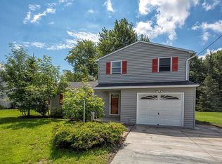 8065 Trina Cir, Clay, NY 13041